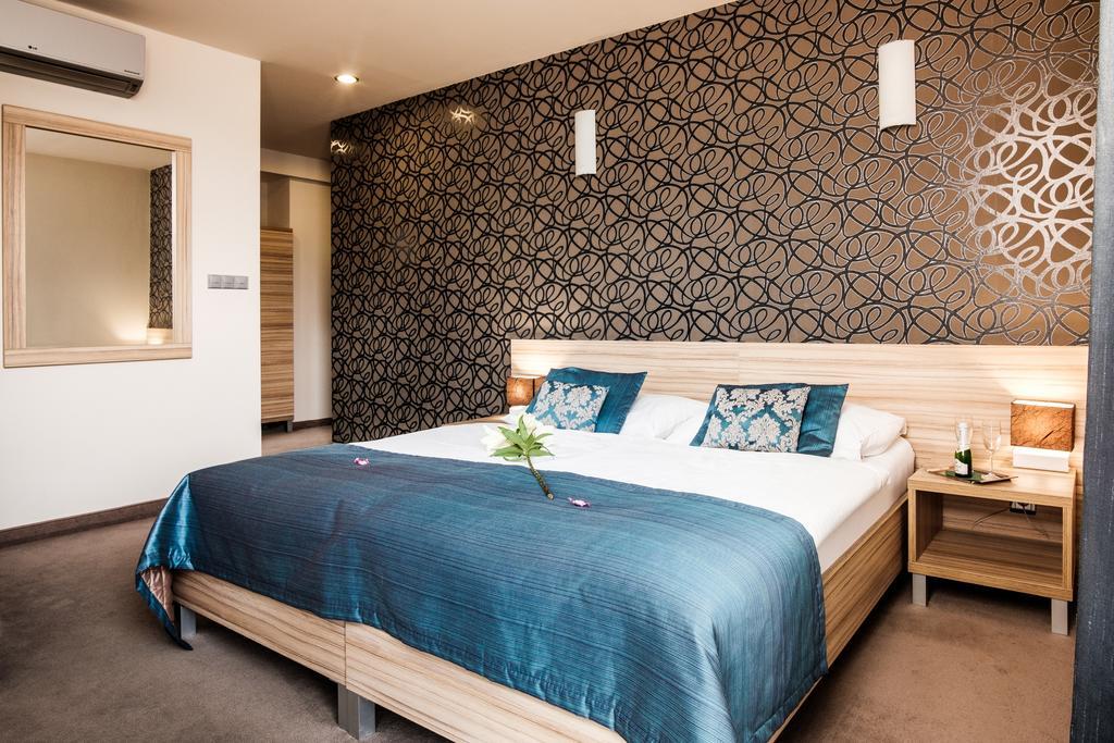 Hotel Deluxe With Free Wellness And Fitness Centrum Nitra Exterior photo