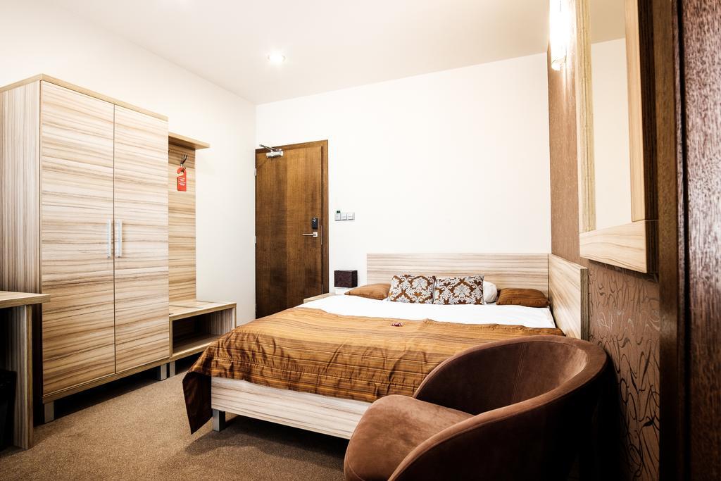 Hotel Deluxe With Free Wellness And Fitness Centrum Nitra Room photo